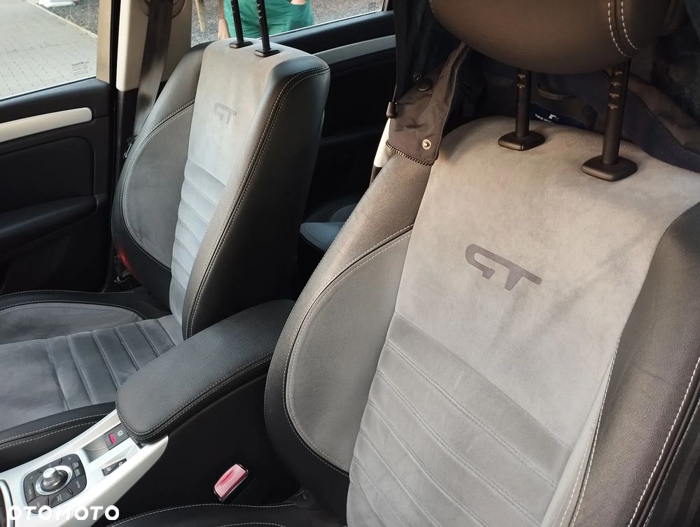 Renault Laguna dCi 180 FAP GT - 8