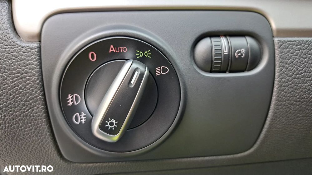 Volkswagen Golf 1.6 TDI DPF DSG Highline - 17
