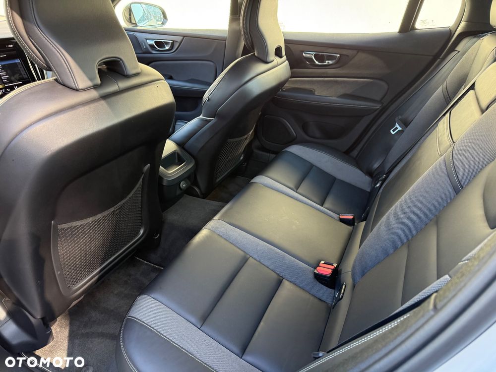 Volvo S60 T4 R-Design - 25