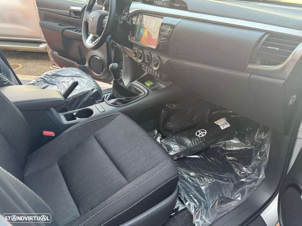 Toyota Hilux 4x4 Cabine Dupla Duty - 28