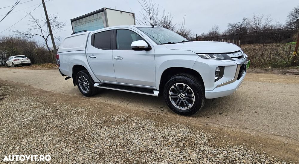 Mitsubishi L200 Double Cab 2.2 DI-D A/T Intense - 3