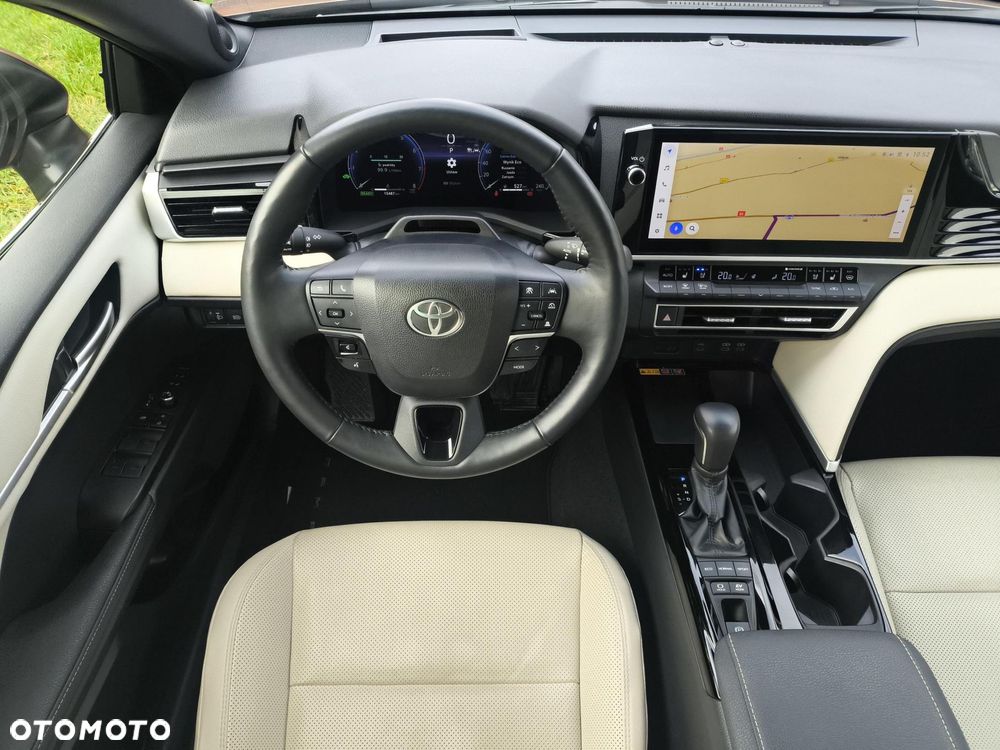 Toyota Camry - 12