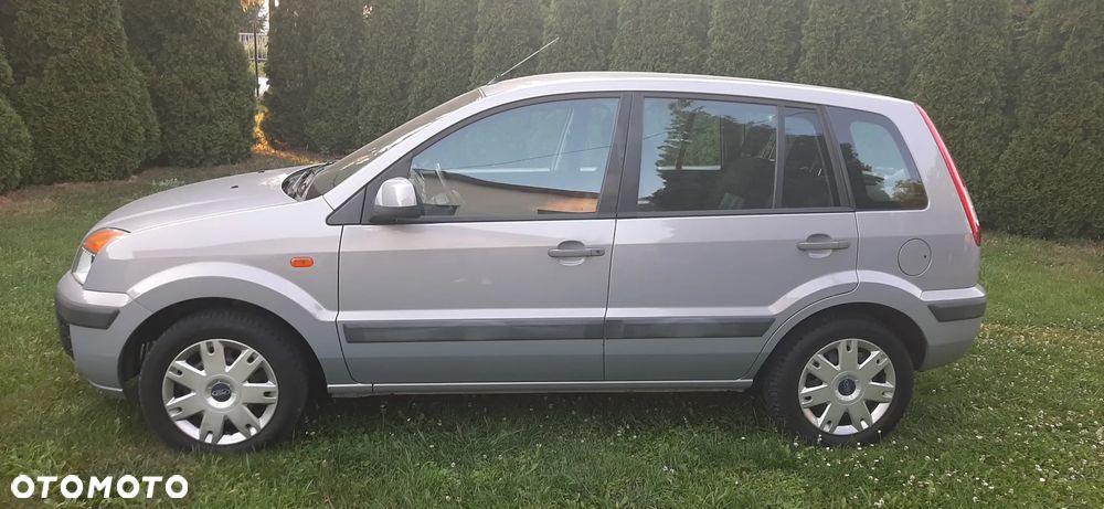 Ford Fusion - 22