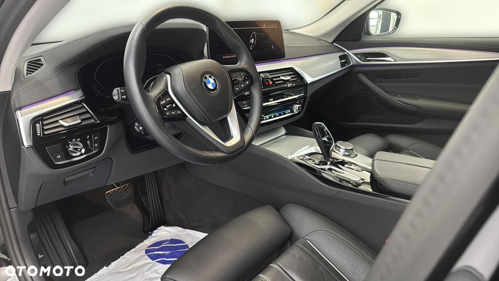 BMW Seria 5 530i xDrive mHEV Luxury Line - 10
