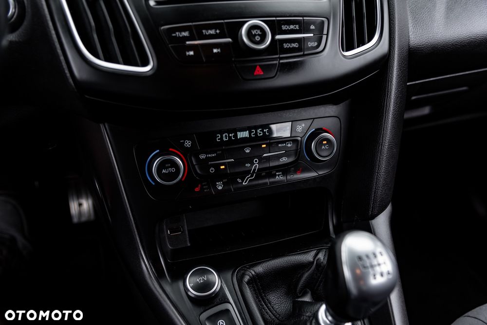 Ford Focus 1.5 EcoBoost ST-Line - 37