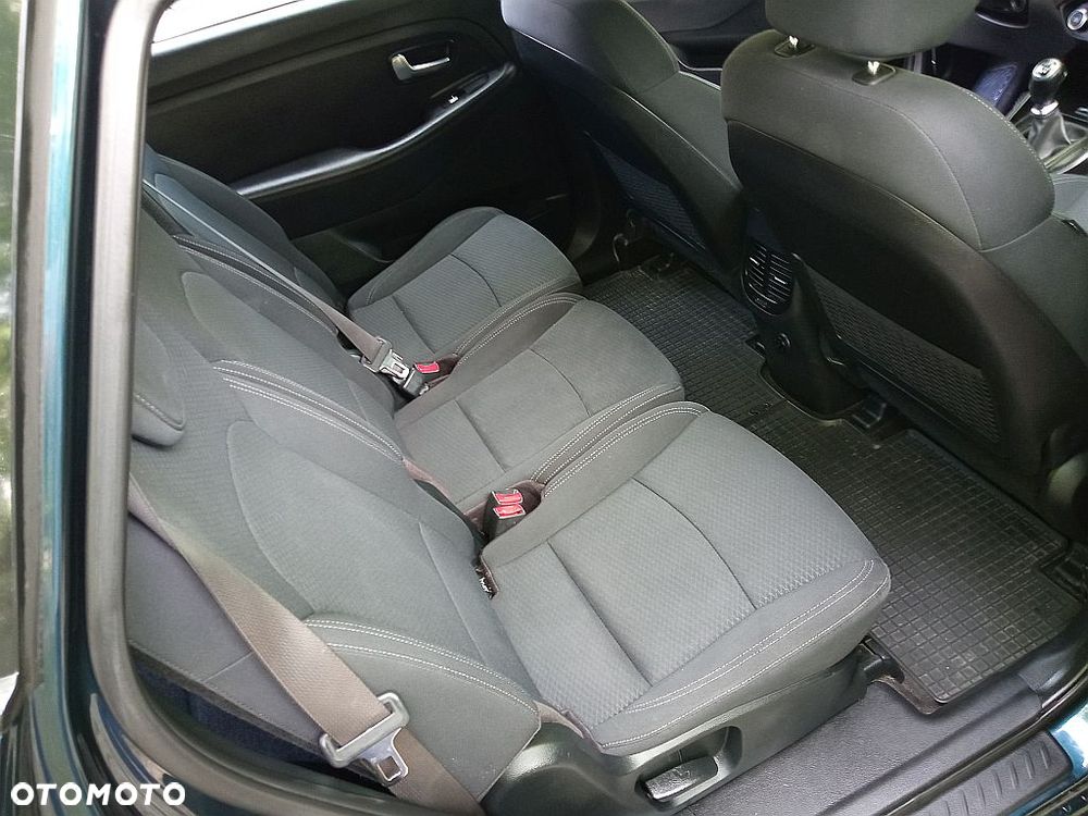 Kia Carens 1.6 GDI M EU6 - 12