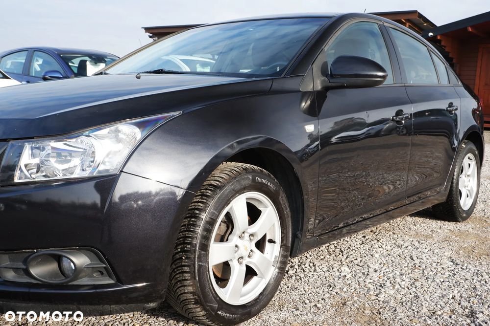 Chevrolet Cruze 1.6 LS - 36