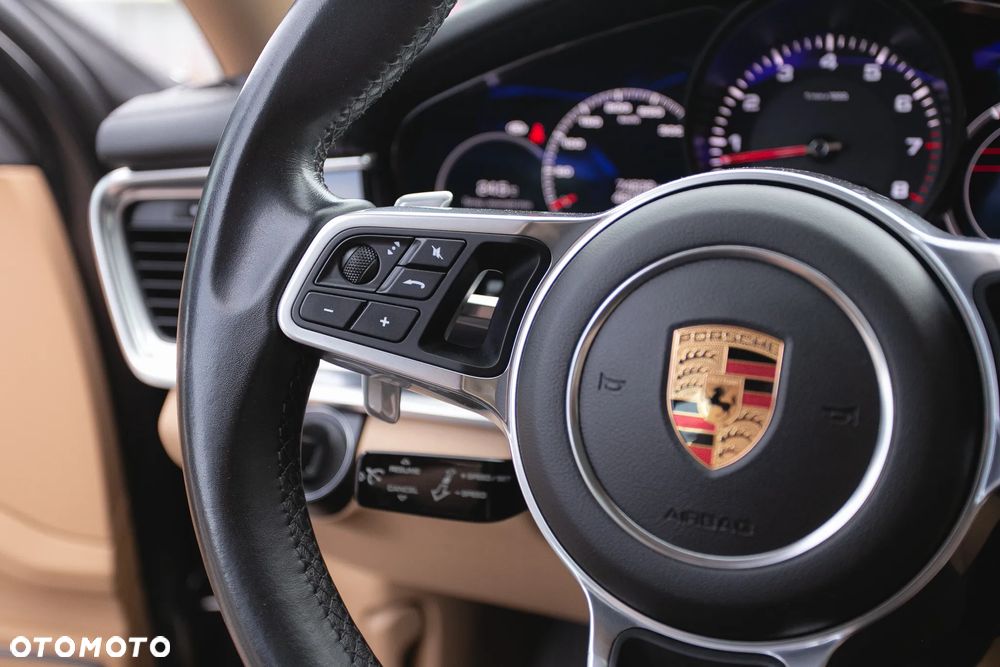 Porsche Panamera 4 - 15