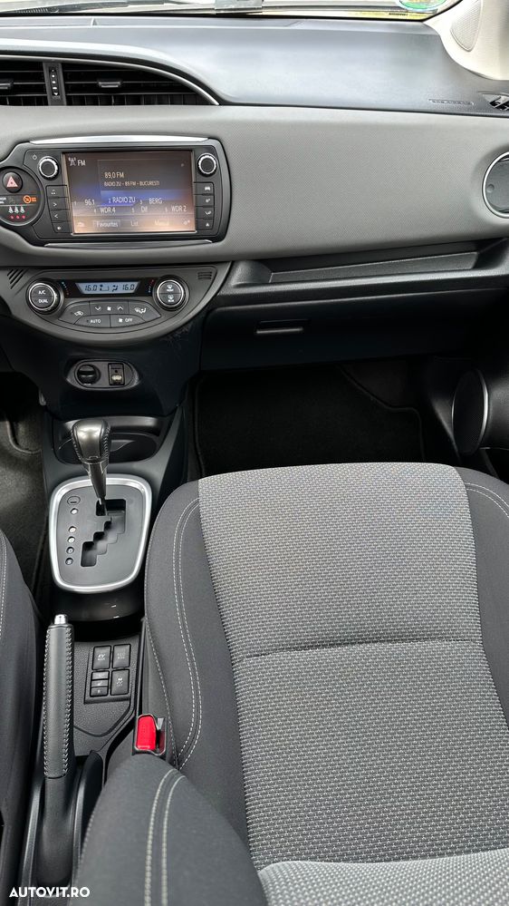 Toyota Yaris - 12