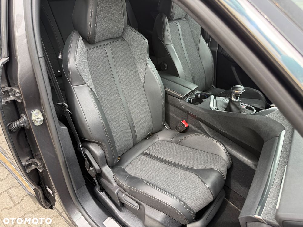 Peugeot 3008 1.2 PureTech GT S&S - 24
