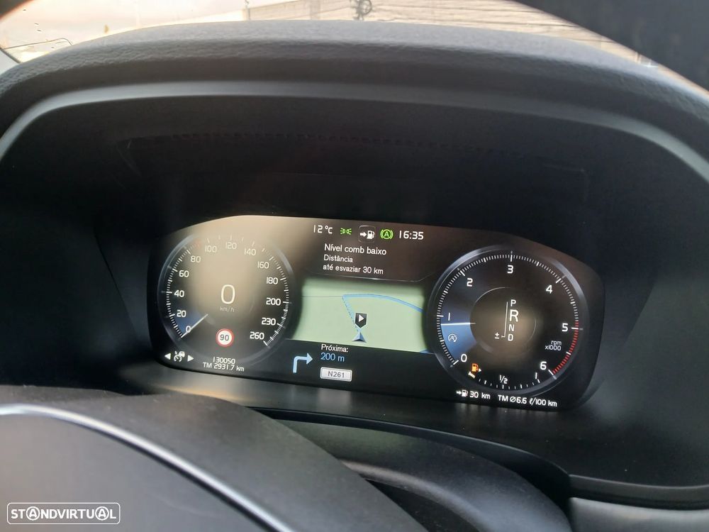 Volvo V90 2.0 D4 Momentum Plus Geartronic - 32