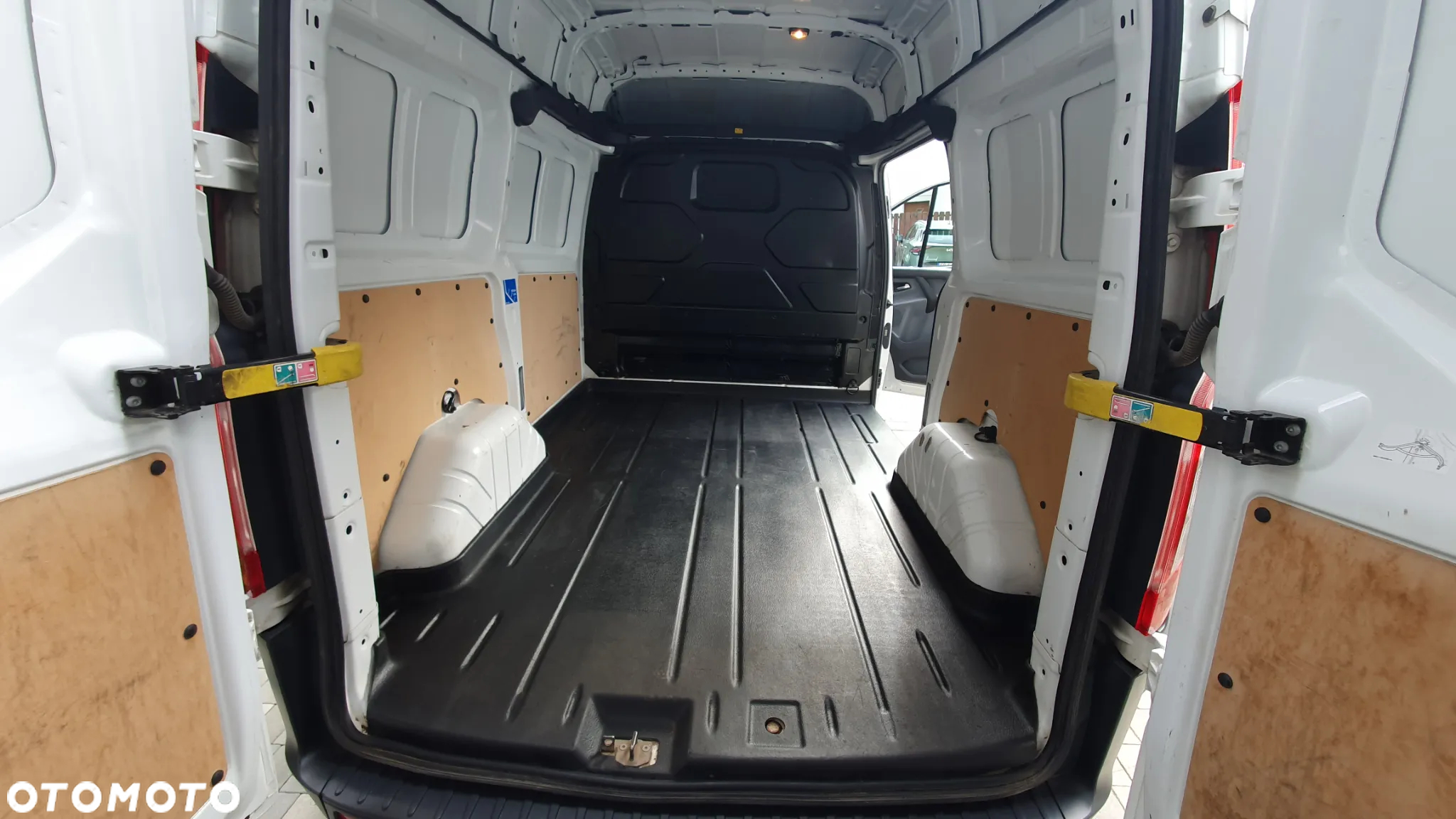 Ford TRANSIT CUSTOM - 8