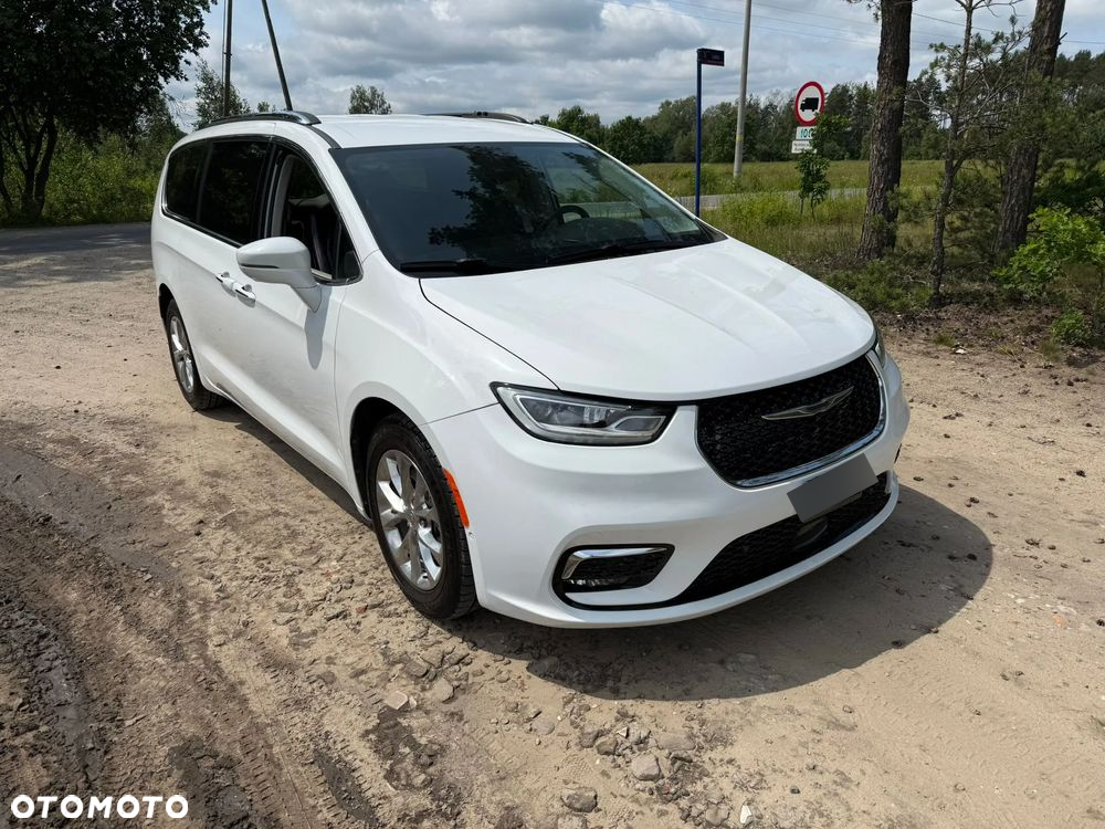Chrysler Pacifica - 4
