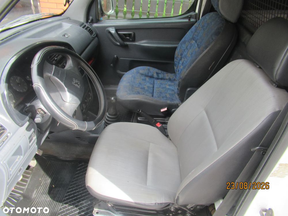 Peugeot Partner Combispace 1.9 D - 12