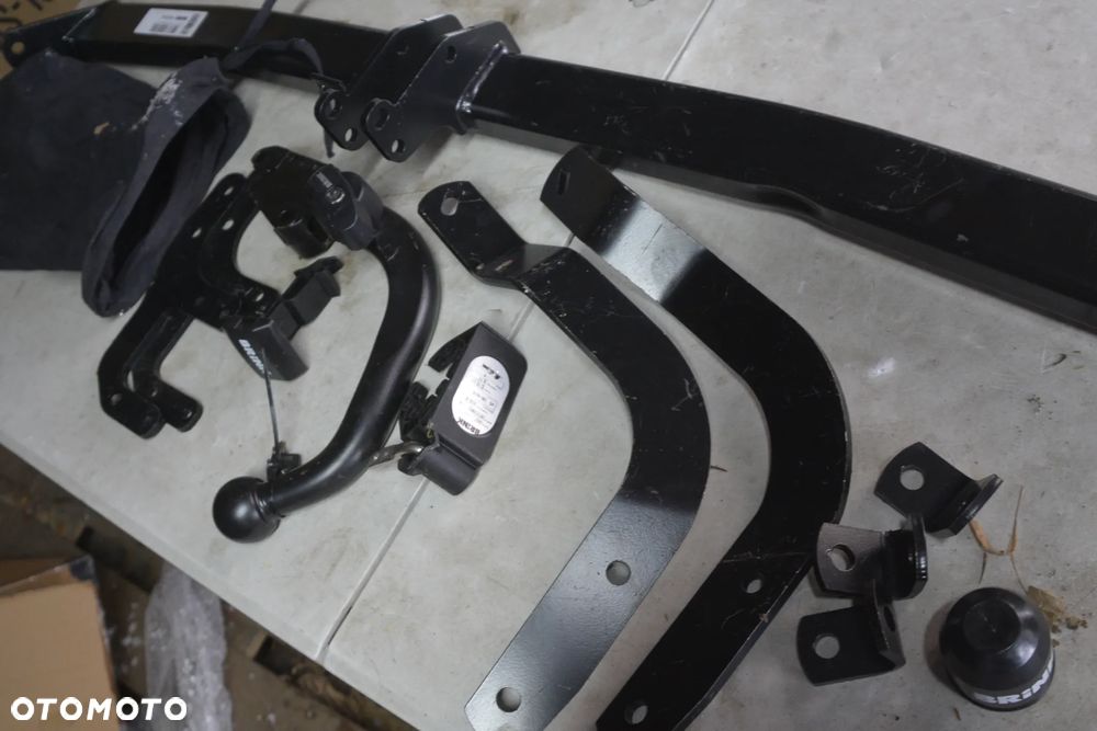 Citroen C5 kombi 2008-17 Zestaw zaczepu przyczepy BRINK 482100 - 2