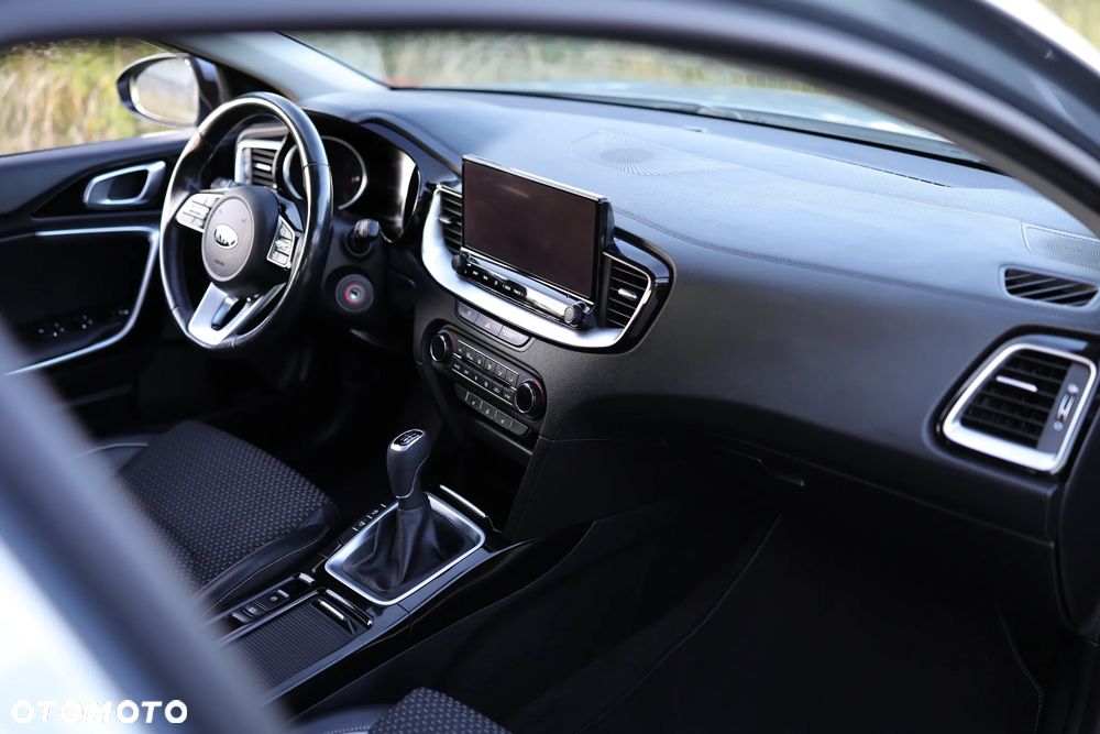 Kia XCeed 1.6 CRDi VISION - 11