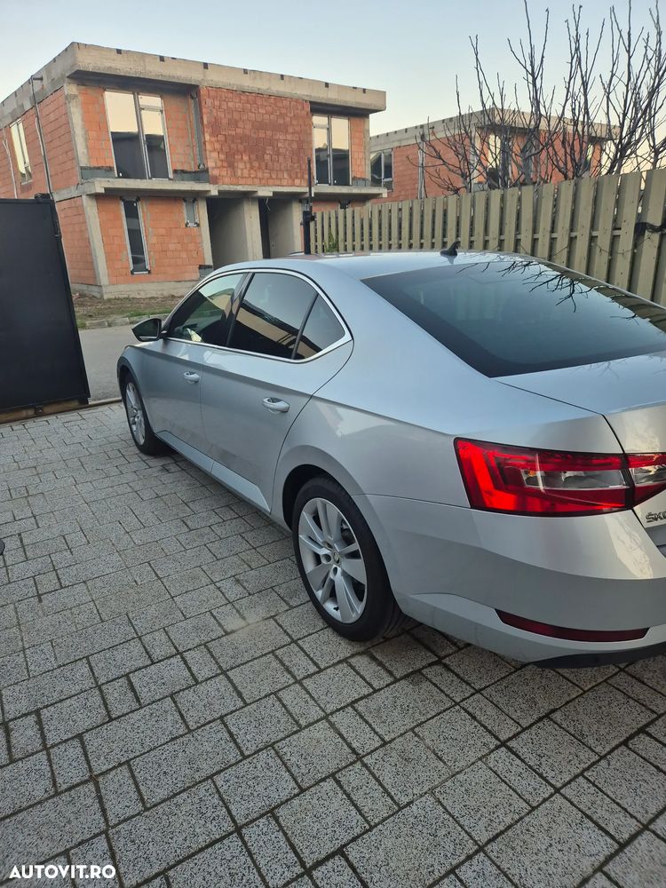 Skoda Superb 2.0 TDI Ambition - 3