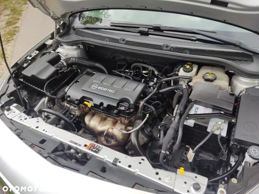Opel Astra 1.4 ecoFLEX - 21