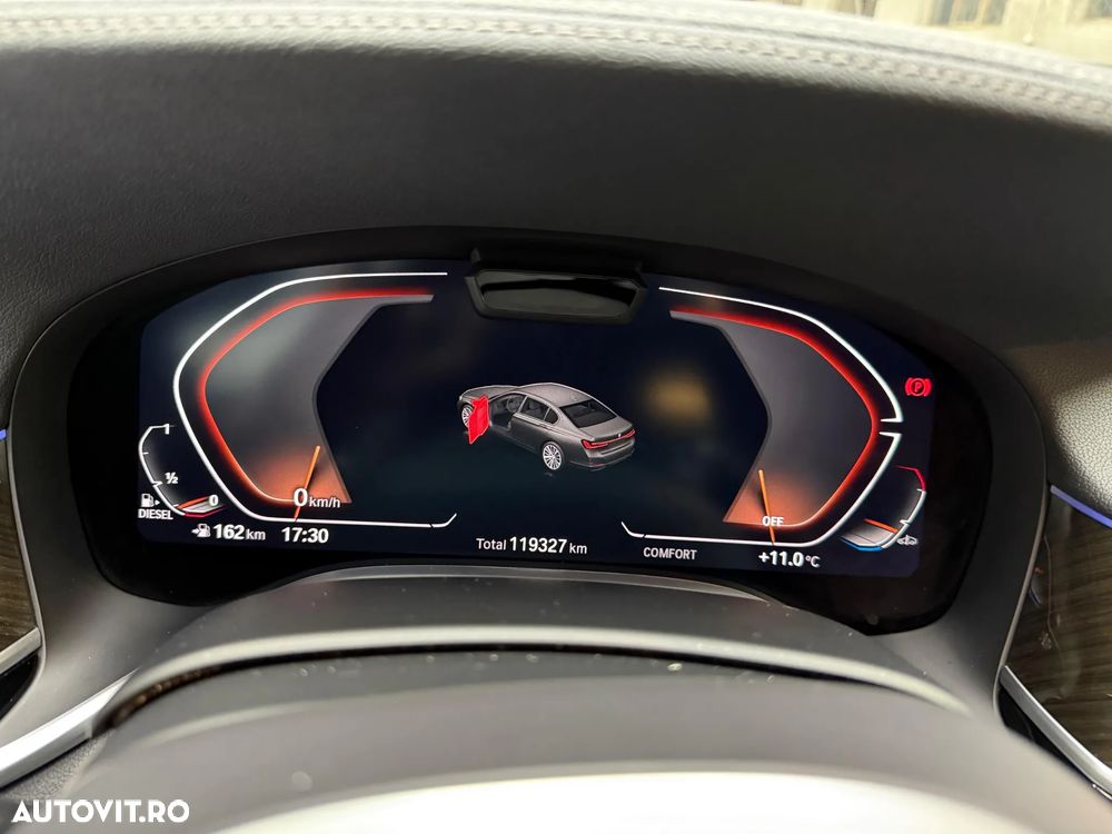 BMW Seria 7 730d xDrive MHEV - 12