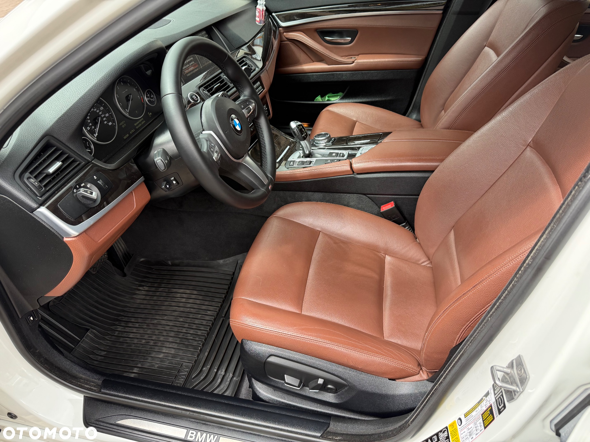 BMW Seria 5 528i xDrive - 8