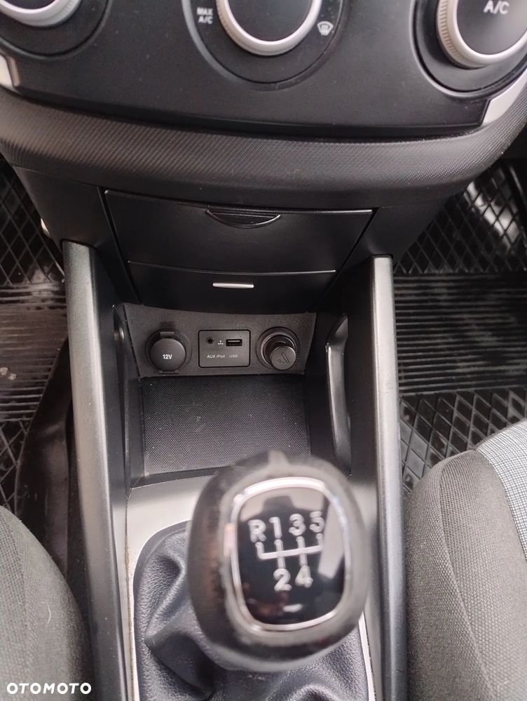 Kia ProCeed 1.4 L - 12