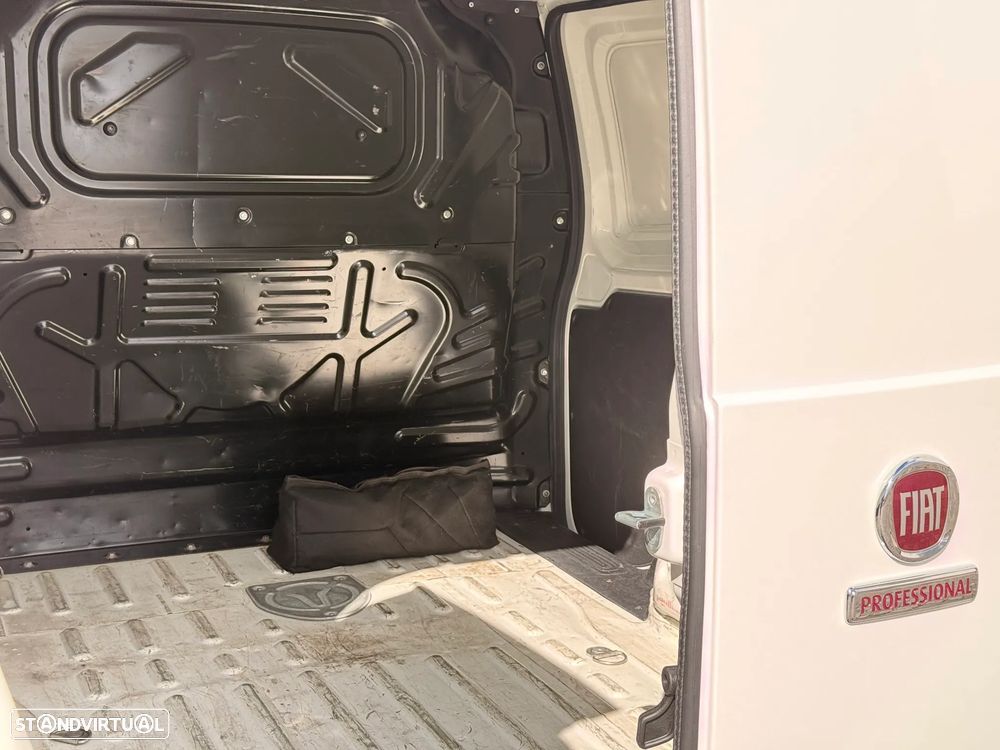Fiat Fiorino Diesel 1.3 M-jet SX 4P (80cv) - 15