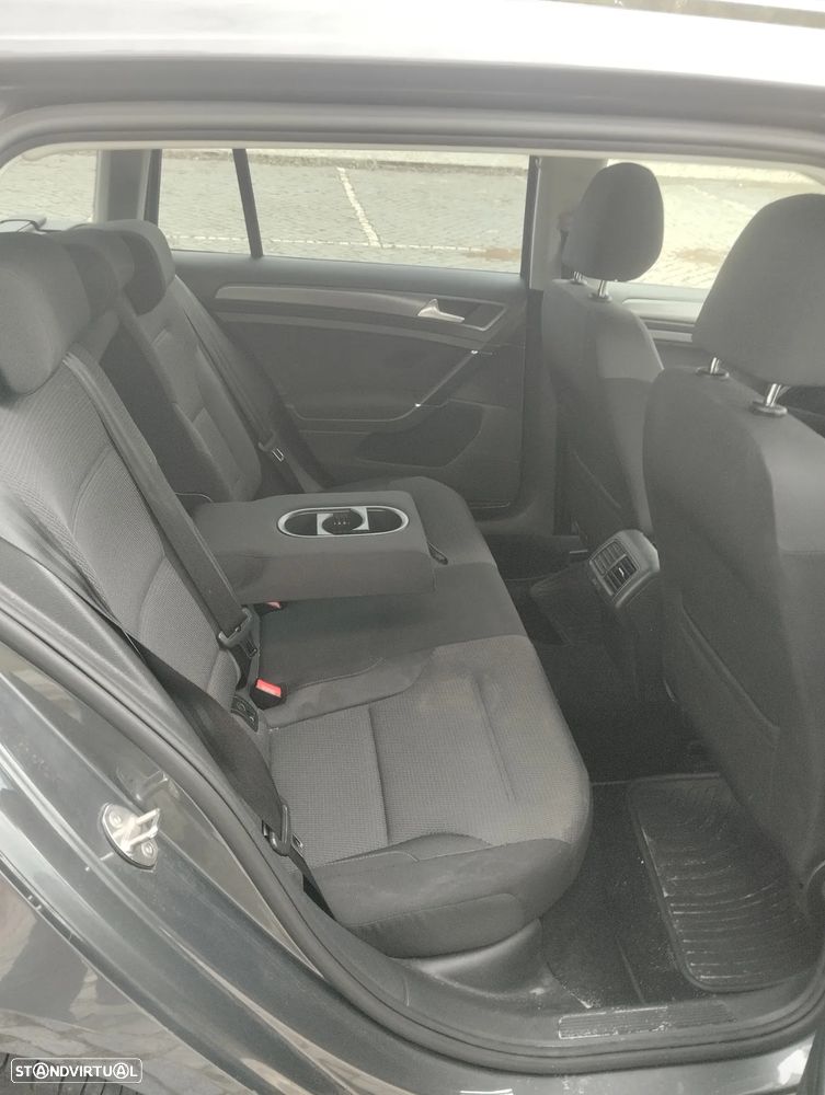 VW Golf Variant 1.6 TDi Confortline DSG - 10