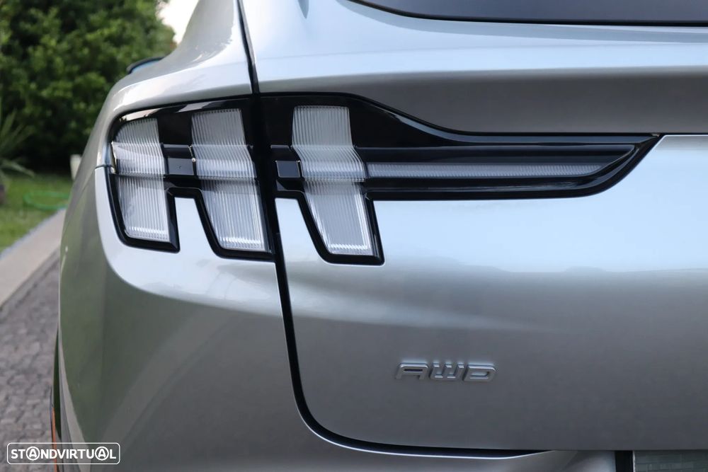 Ford Mustang Mach-E 75.7 kWh Premium AWD - 8