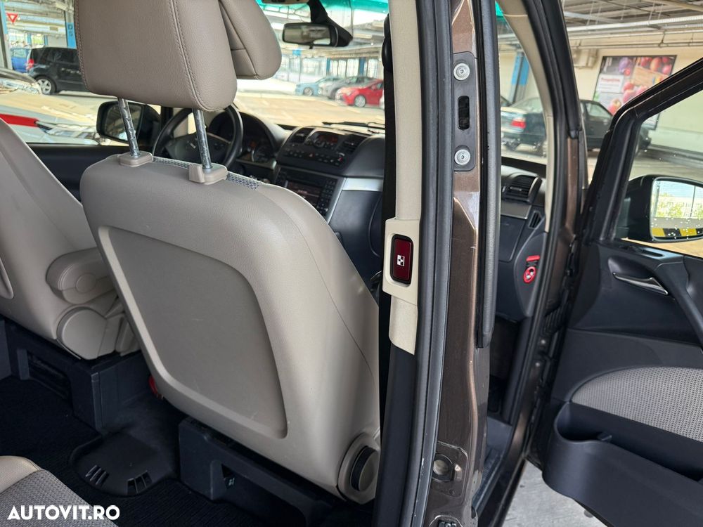 Mercedes-Benz Viano 3.0 CDI DPF lang Automatik Trend Edition - 36