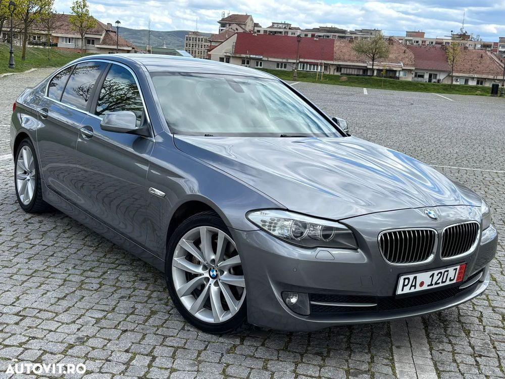 BMW Seria 5 525d xDrive AT - 2
