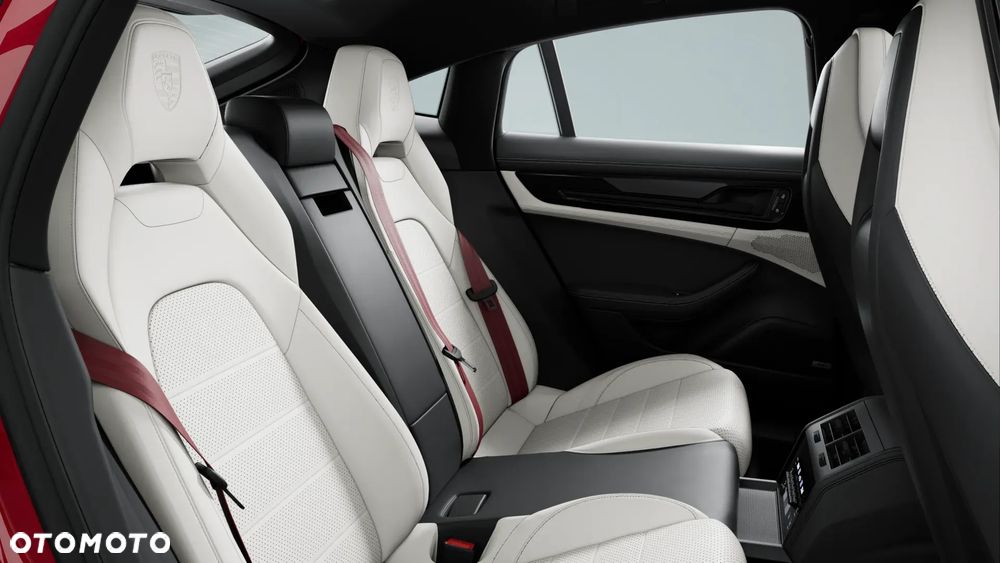 Porsche Panamera 4S E-Hybrid PHEV - 9