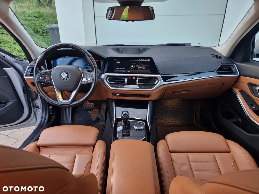 BMW Seria 3 330e xDrive - 4