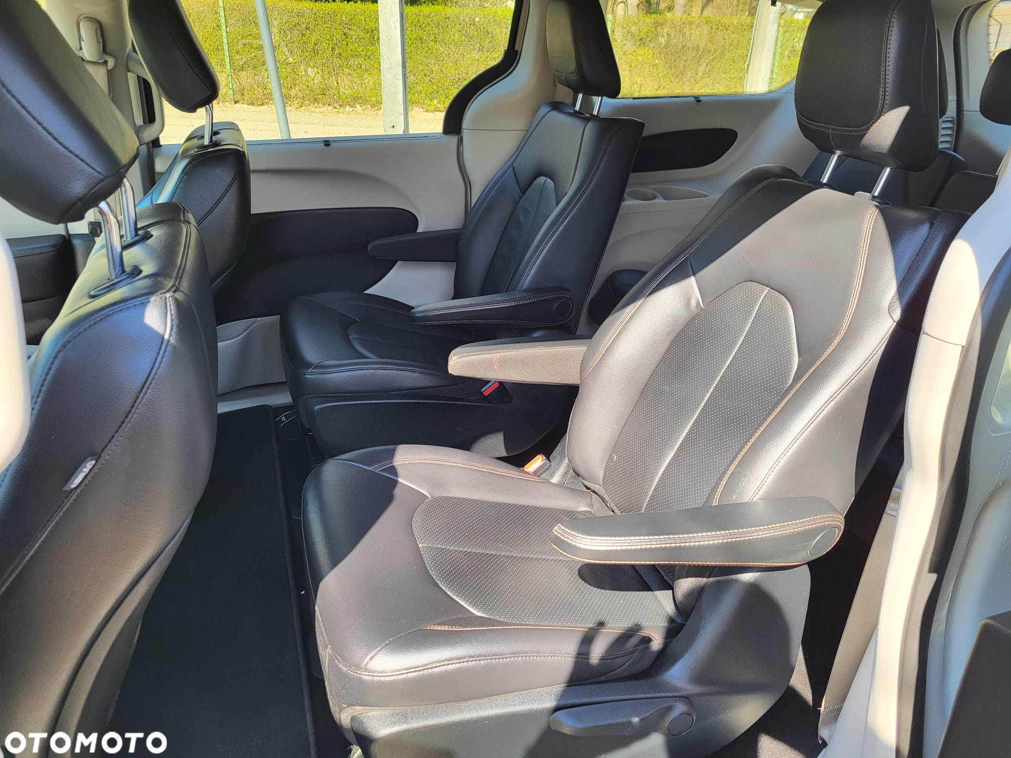 Chrysler Pacifica - 21