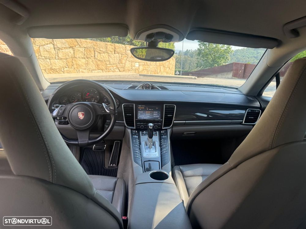 Porsche Panamera 3.0 V6 - 8