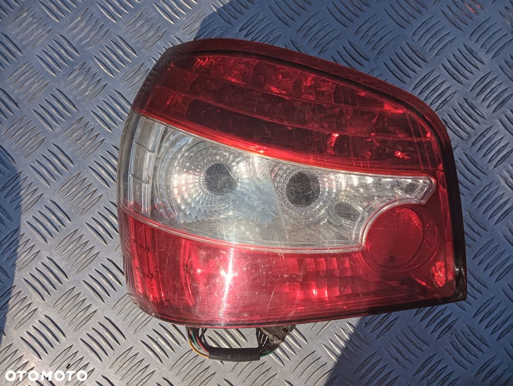Lampa lewy i prawy tył Audi A3 8L tuning LED - 1