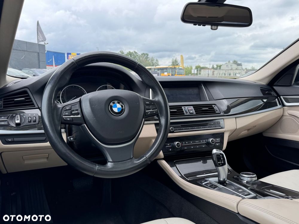 BMW Seria 5 535i Luxury Line - 12