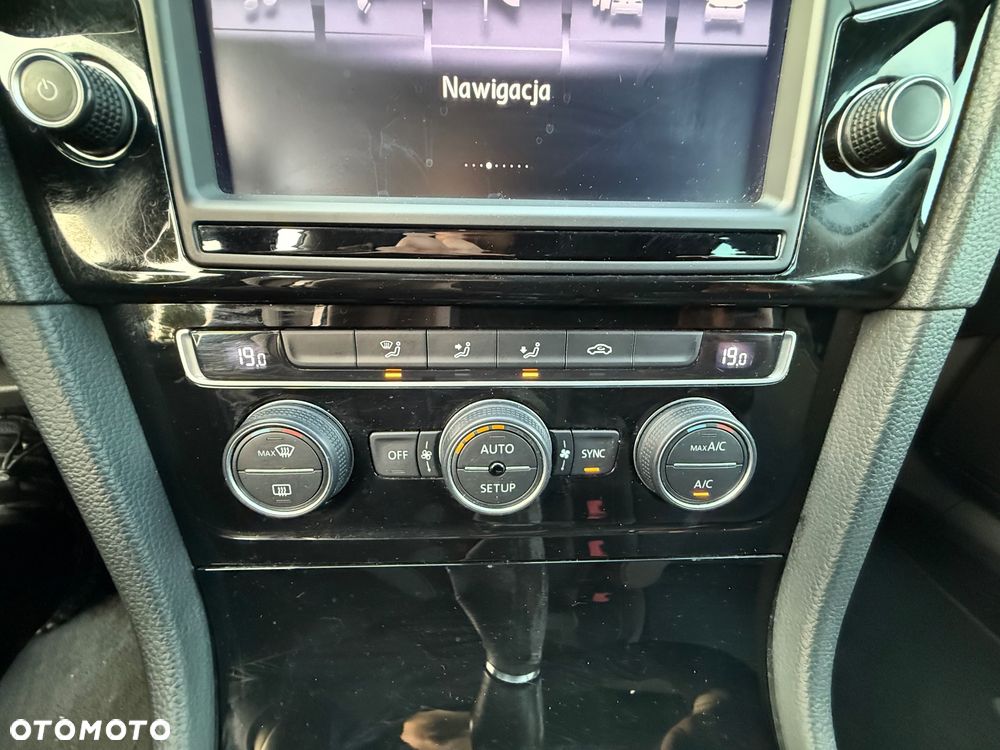 Volkswagen Golf 2.0 TDI (BlueMotion Technology) Highline - 22