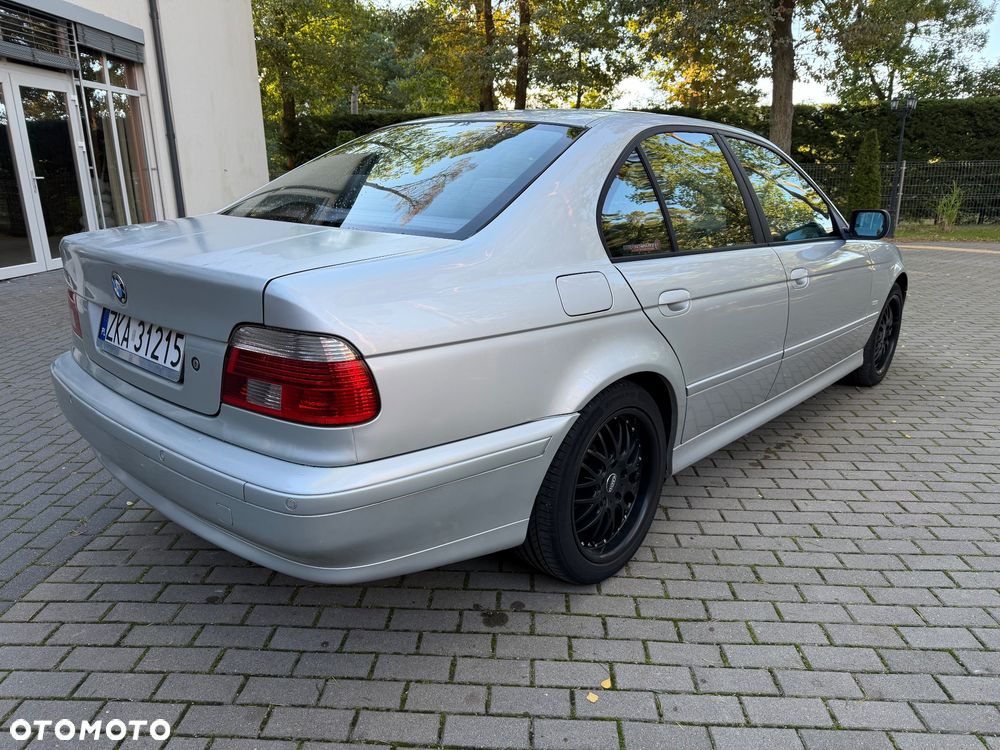 BMW Seria 5 520i - 4