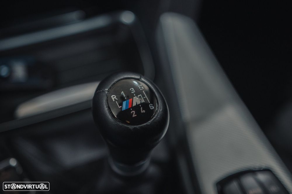 BMW 318 d Pack M - 11