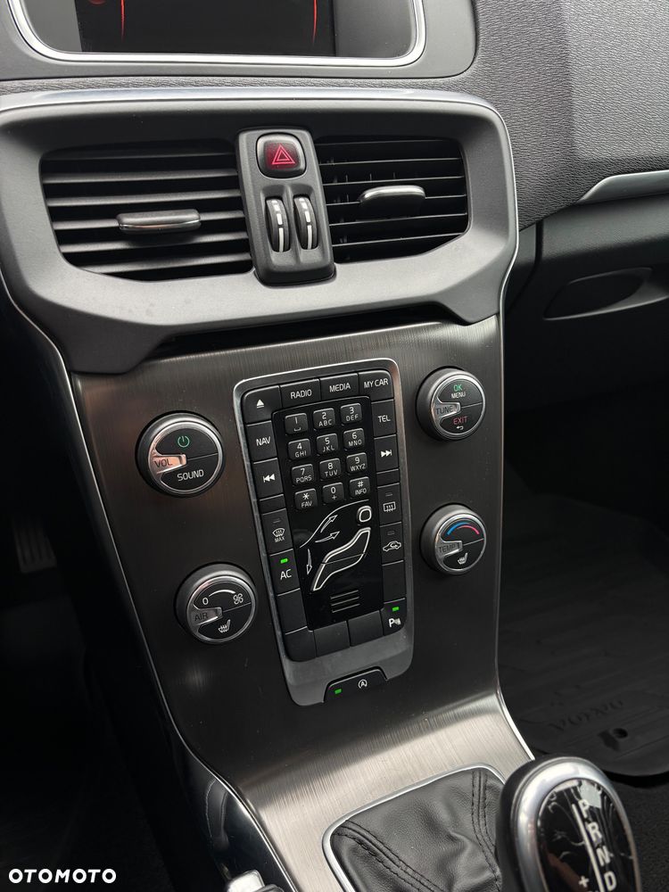 Volvo V40 D2 Momentum - 21