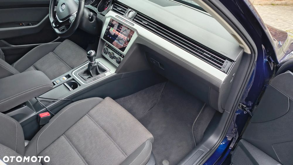 Volkswagen Passat 2.0 TDI BMT Comfortline - 25