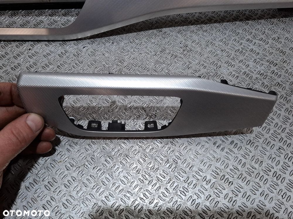 Dekor deski kokpitu Audi A4B9 Rok 2016 komplet - 6