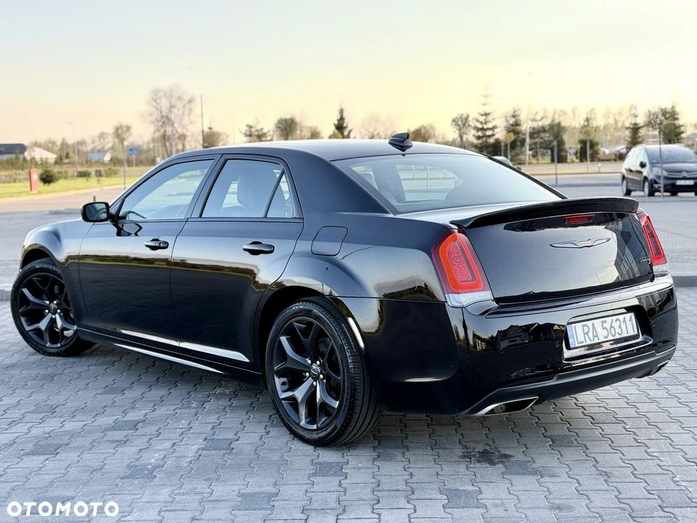 Chrysler 300s - 10