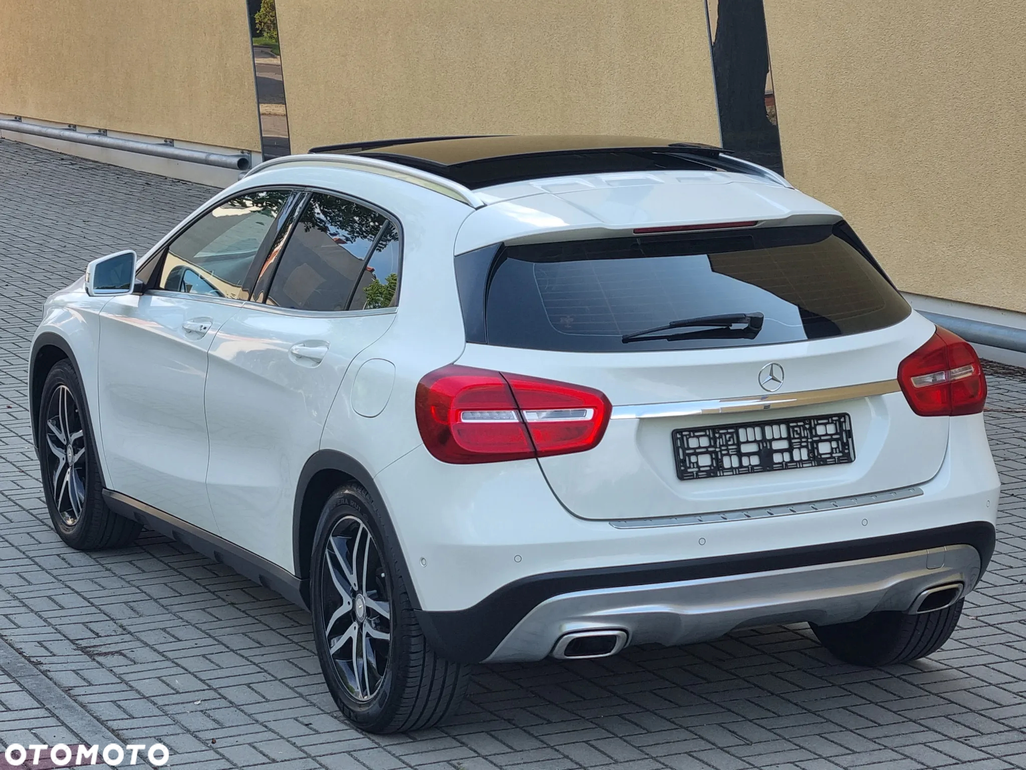 Mercedes-Benz GLA 250 7G-DCT Urban - 10