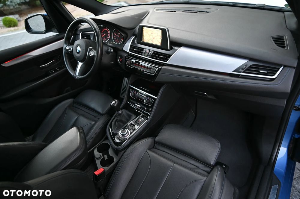 BMW Seria 2 220d Active Tourer M Sport - 24