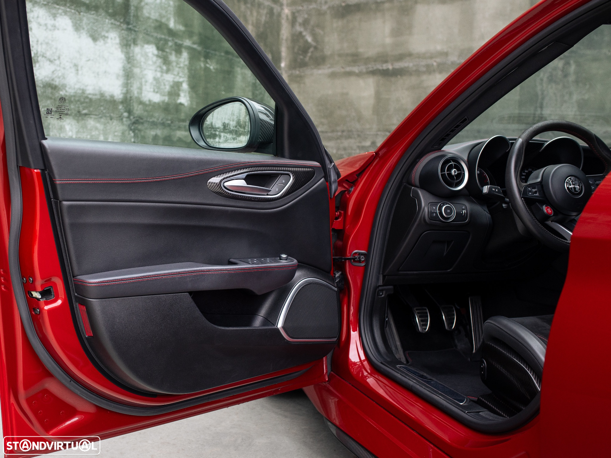 Alfa Romeo Giulia 2.9 Bi-Turbo Quadrifoglio - 26