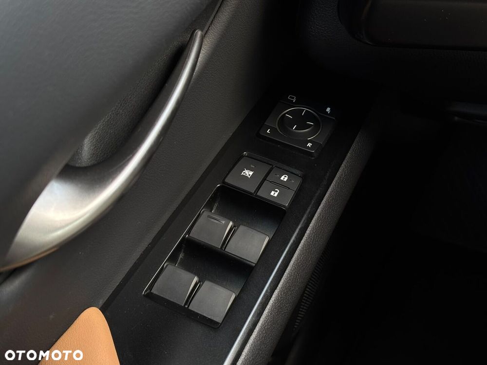 Lexus UX 250h GPF Business 2WD - 32