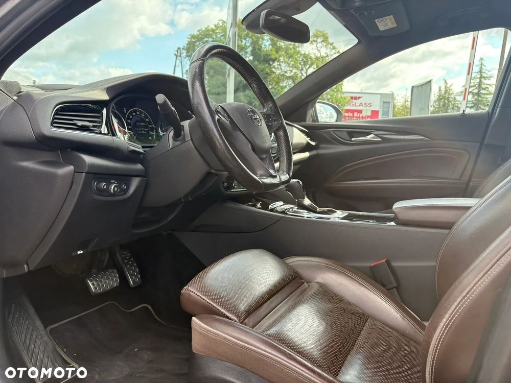 Opel Insignia 2.0 T 4x4 Exclusive S&S - 11