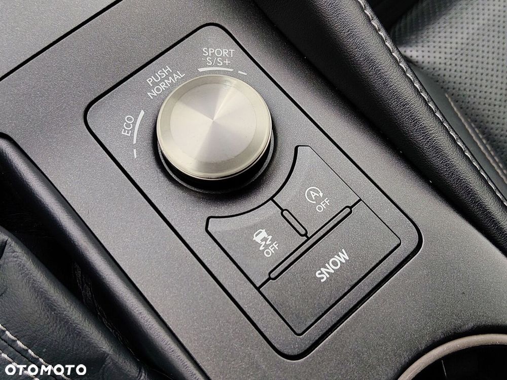 Lexus RC 200t / 300 F Sport - 26