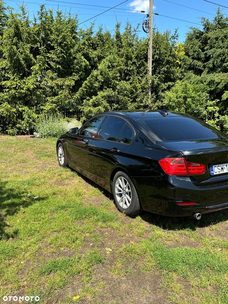 BMW Seria 3 316d Sport Line - 3